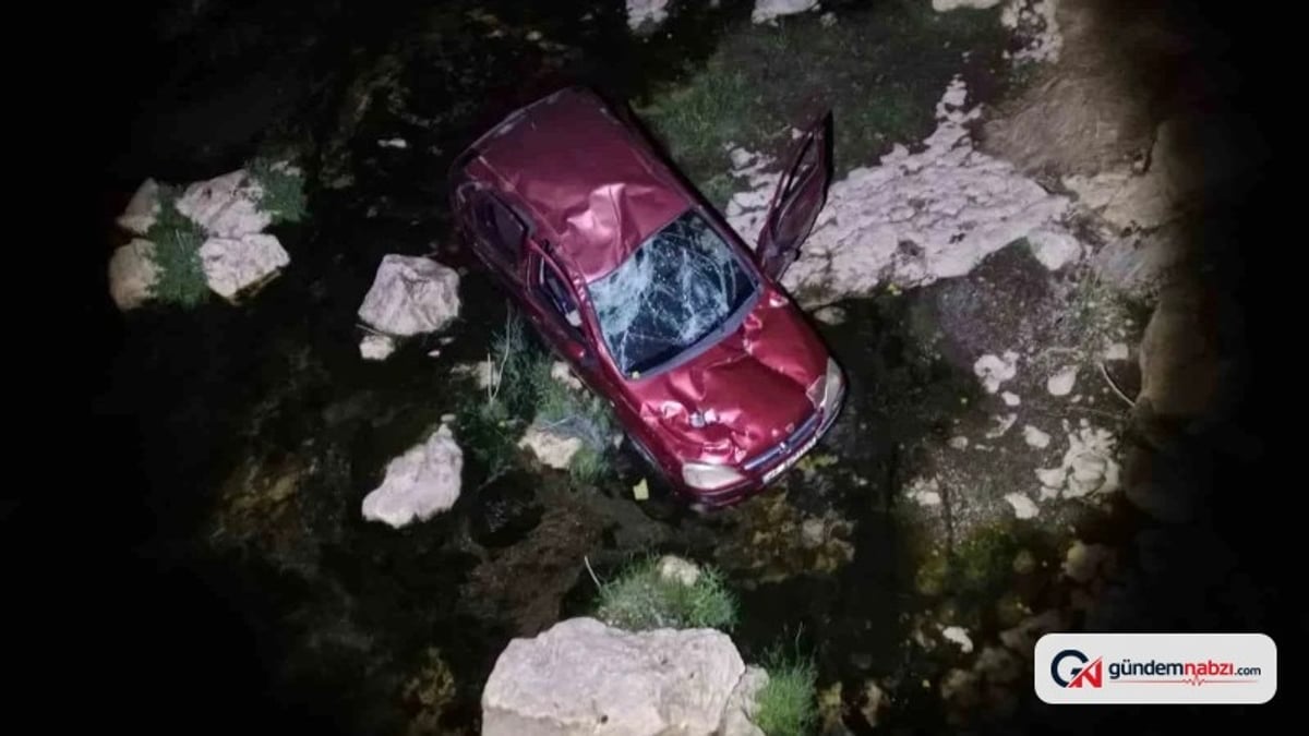 Kastamonu'da köprüden çaya uçan otomobilde 4 kişi yaralandı