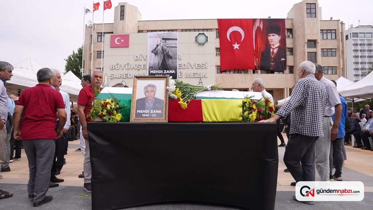 Eski Diyarbakır Belediye Başkanı Mehdi Zana son yolculuğuna uğurlandı