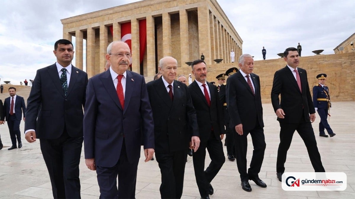Kılıçdaroğlu, Anıtkabir'de Bahçeli ile yürüdü