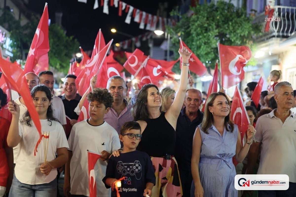 İzmir Çeşme’de 30 Ağustos Zafer Bayramı coşkuyla kutlandı