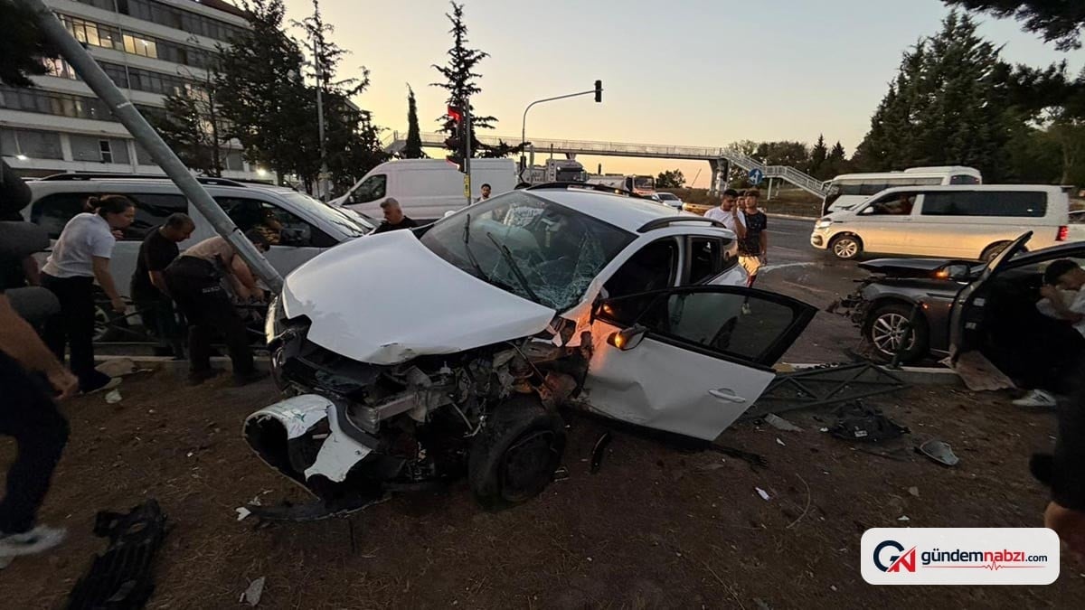 Tekirdağ Çerkezköy'de iki otomobil çarpıştı