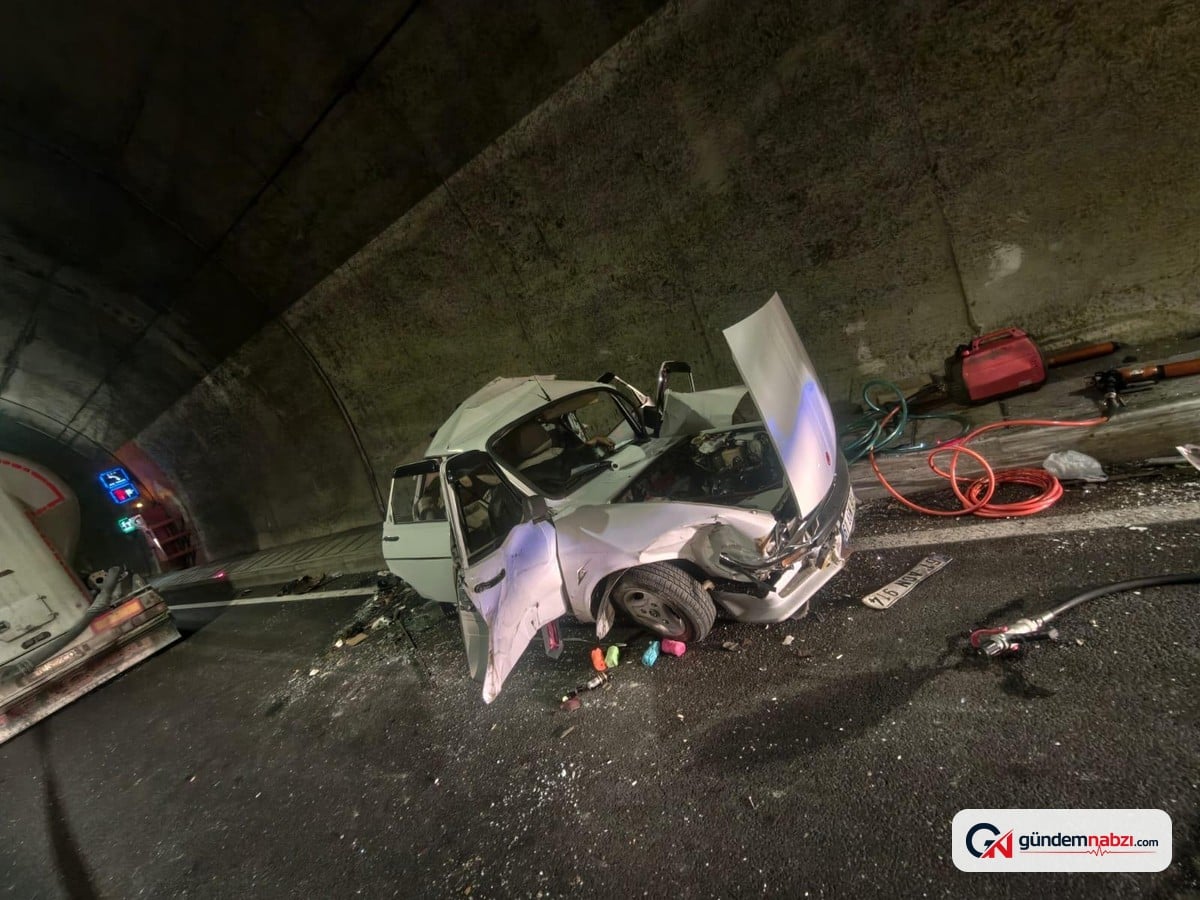 Yeni Zigana Tüneli'nde TIR'ın çarptığı otomobilin sürücüsü öldü