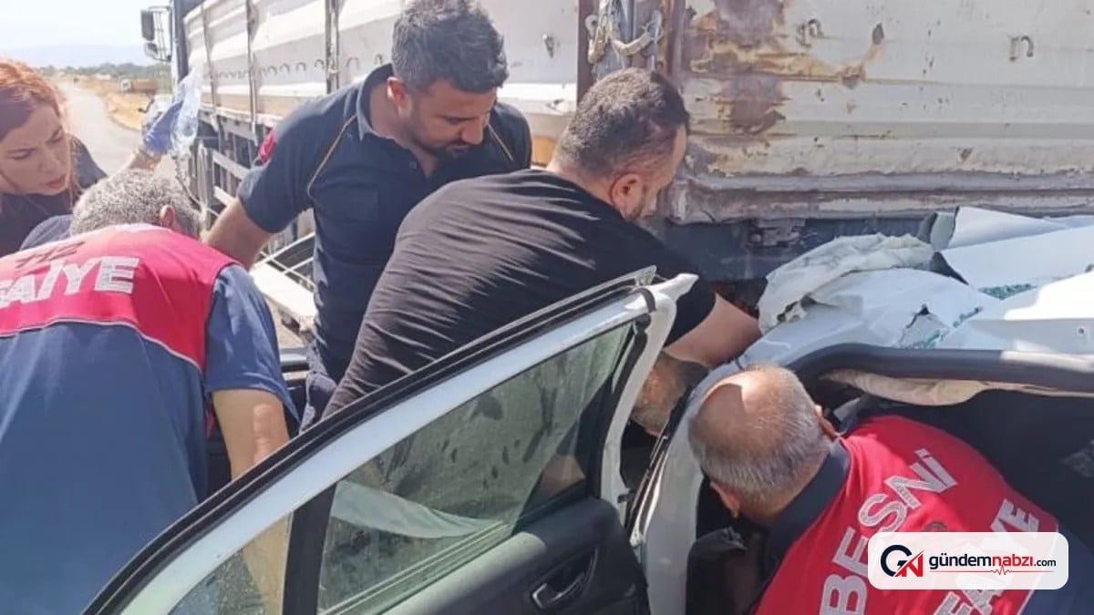 Adıyaman'da otomobil tıra çarptı: 1 kişi ağır yaralandı