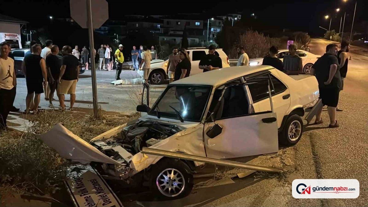Aydın Söke'de üç araçla kaza: 2 yaralı