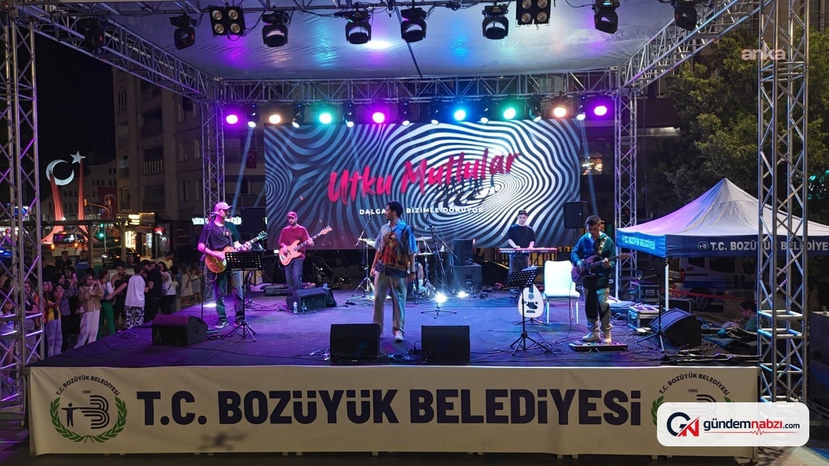 Bilecik Bozüyük'te Kurtuluş Günleri konserlerle coşkulu devam etti