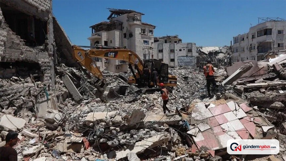 Gazze'de yıkılan binanın enkazından 99 cenaze çıkarıldı