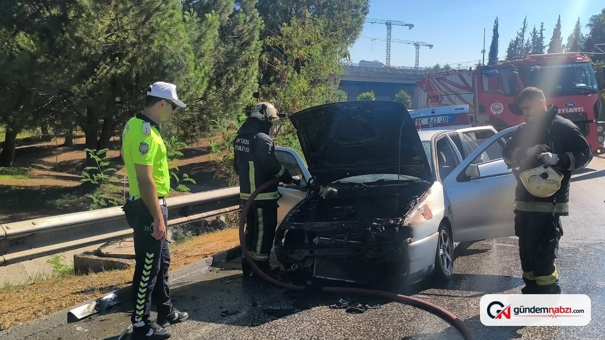 Antalya'da taburcu olduktan sonra eve dönen hastanın otomobili yandı