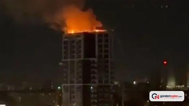 Ankara'da iş merkezinin çatısında yangın çıktı