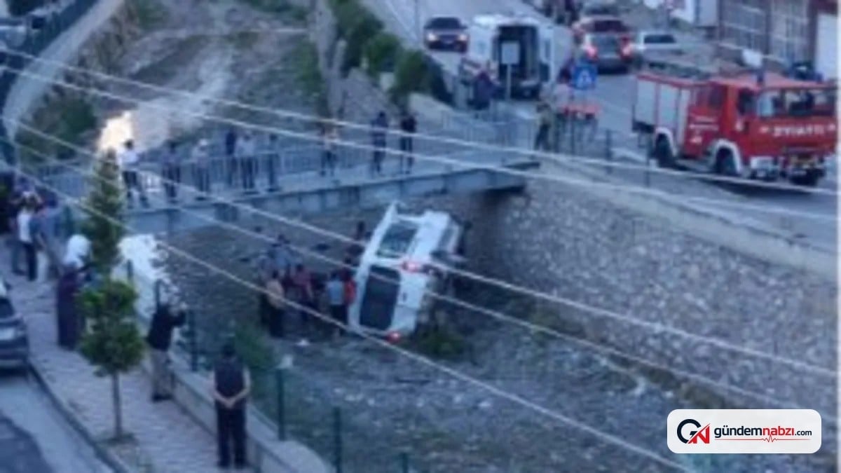 Çorum'da servis aracı çaya uçtu: 5 yaralı