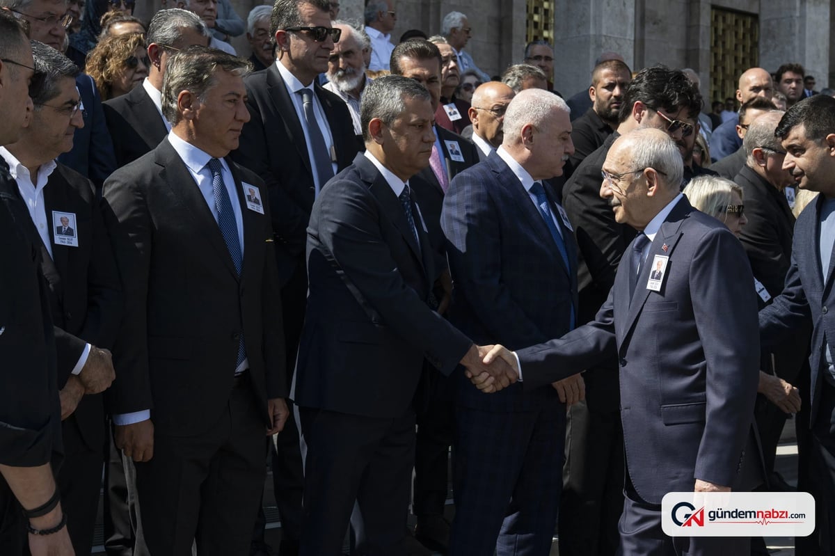 Özgür Özel'den Kılıçdaroğlu ile tokalaşma eleştirilerine yanıt