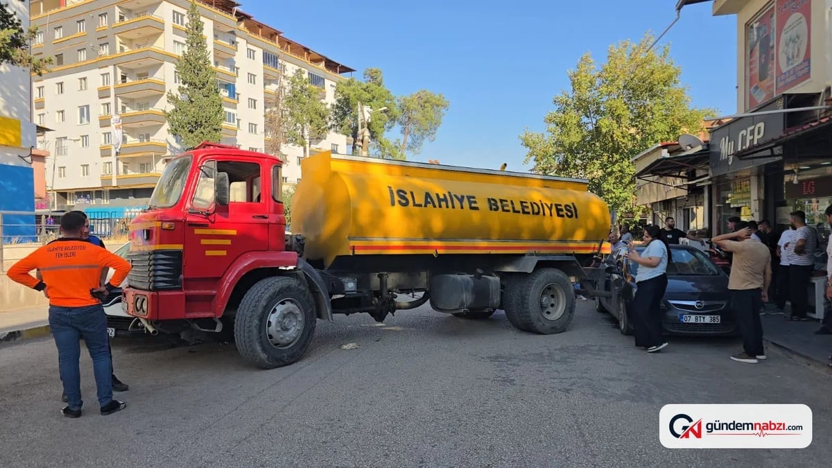Gaziantep'te el freni unutulan tanker 3 araca çarptı