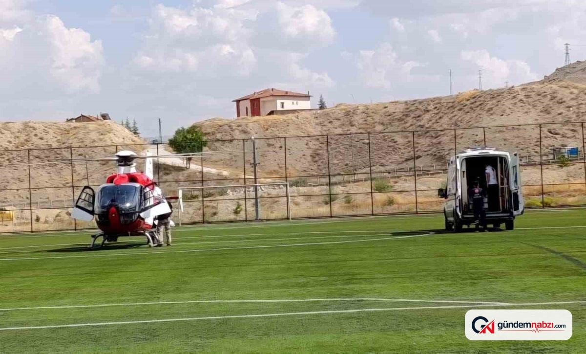 Malatya Darende'de kalp krizi geçiren hasta hava ambulansıyla sevk edildi