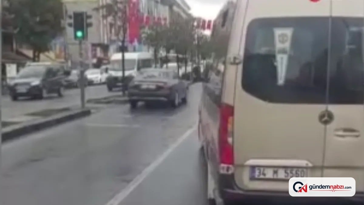 Esenyurt'ta dolmuş sürücüsü otobüsün önünü kesti