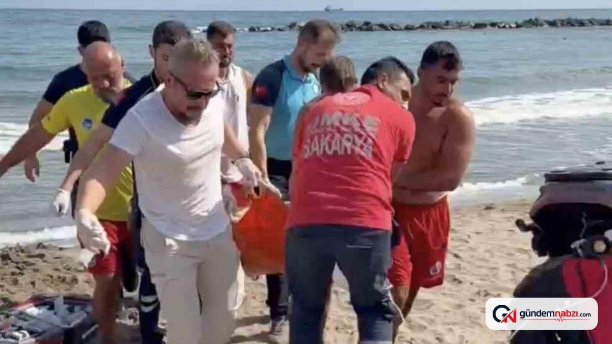 Sakarya'da denizde hareketsiz bulunan vatandaş hastaneye kaldırıldı