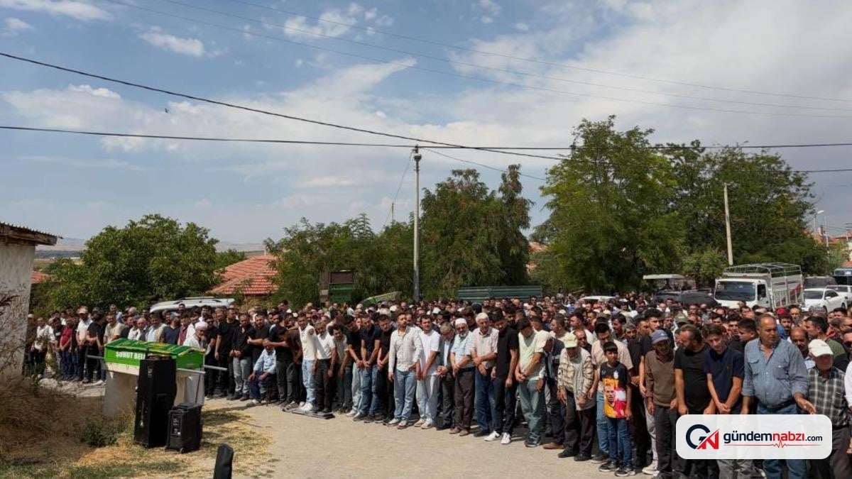 Afyonkarahisar'da motosiklet kazasında ölen genç hafız toprağa verildi