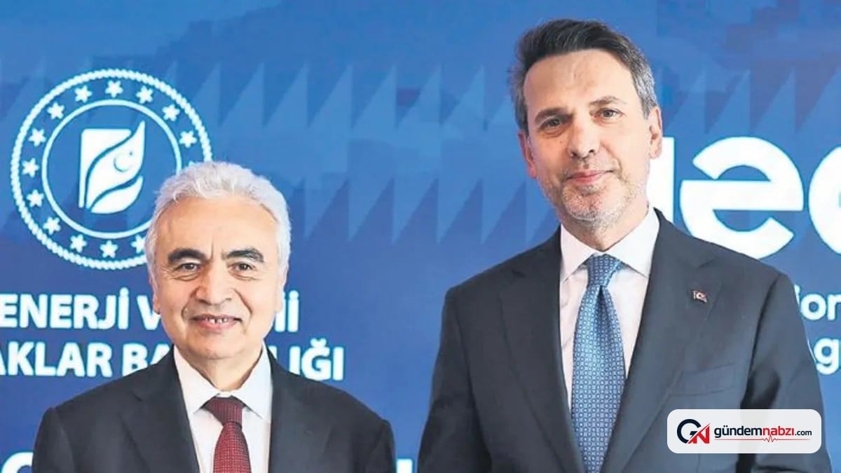 Bakan Bayraktar: Türkiye'yi 2040 yeni enerji mimarisi ile elektrikleştireceğiz