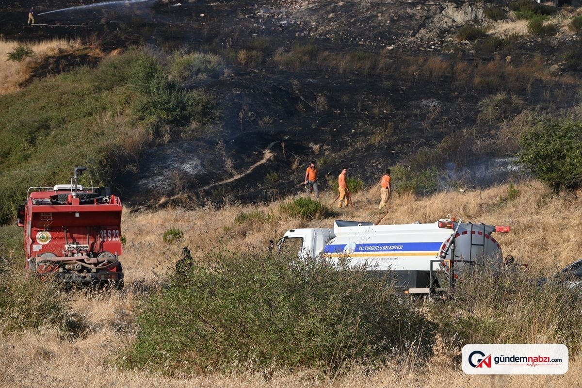 Manisa Turgutlu'da çıkan otluk yangını zeytinliğe sıçradı, söndürüldü