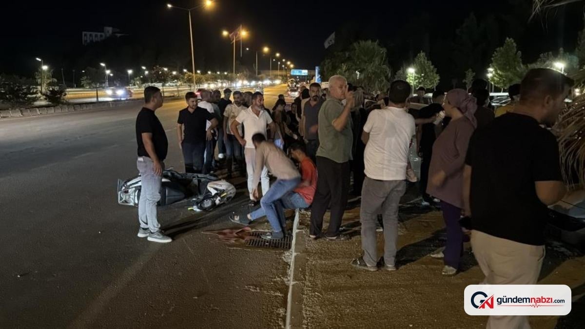 Adıyaman'da kontrolden çıkan otomobil park halindeki araca çarptı: 5 yaralı
