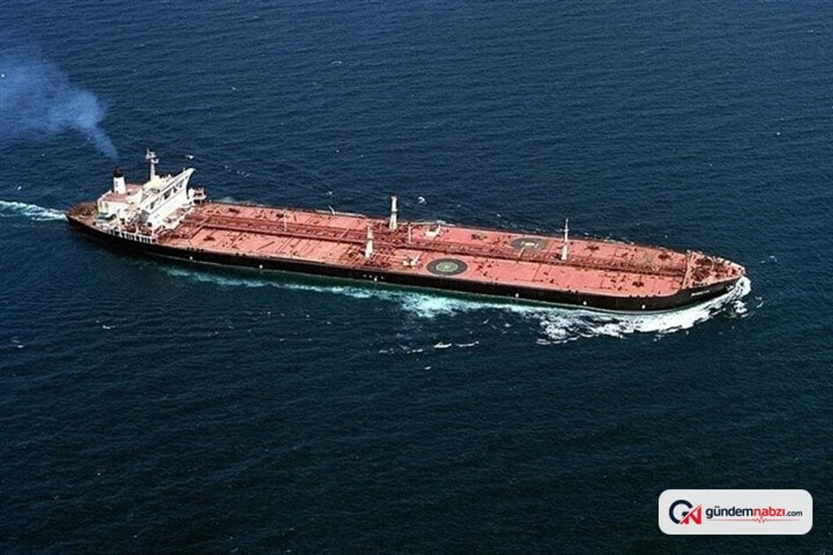 IRGC Deniz Kuvvetleri, Hürmüz Boğazı'ndaki denetimini görüntüledi