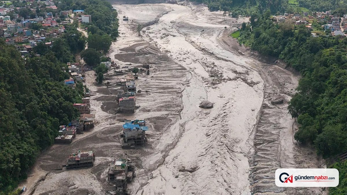 Nepal'de sel felaketinde 903 kişi öldü