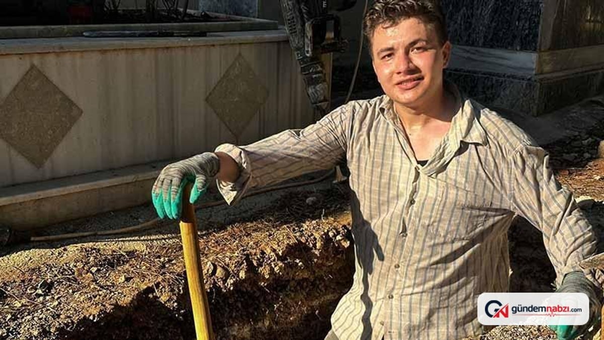 Mersin'de hukuk öğrencisi, babasının yanında mezarcılık yaparak harçlığını çıkarıyor