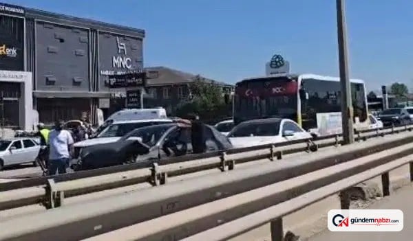 Bursa İnegöl'de zincirleme kazada 7 yaşındaki çocuk yaralandı