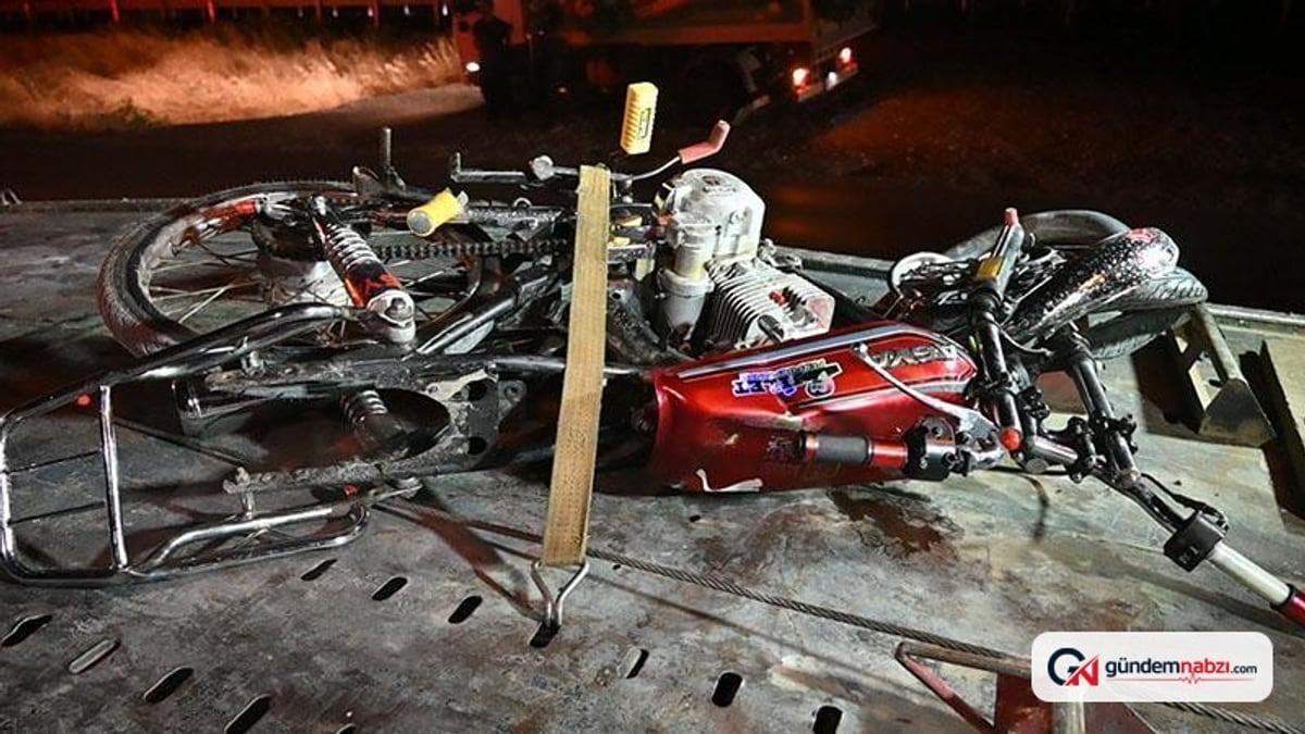Kırıkkale'de motosiklet levhaya çarptı, iki yaralı