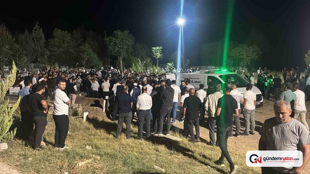 Bursa İnegöl'de Kaza sonucu hayatını kaybeden 13 yaşındaki Ayşegül toprağa verildi