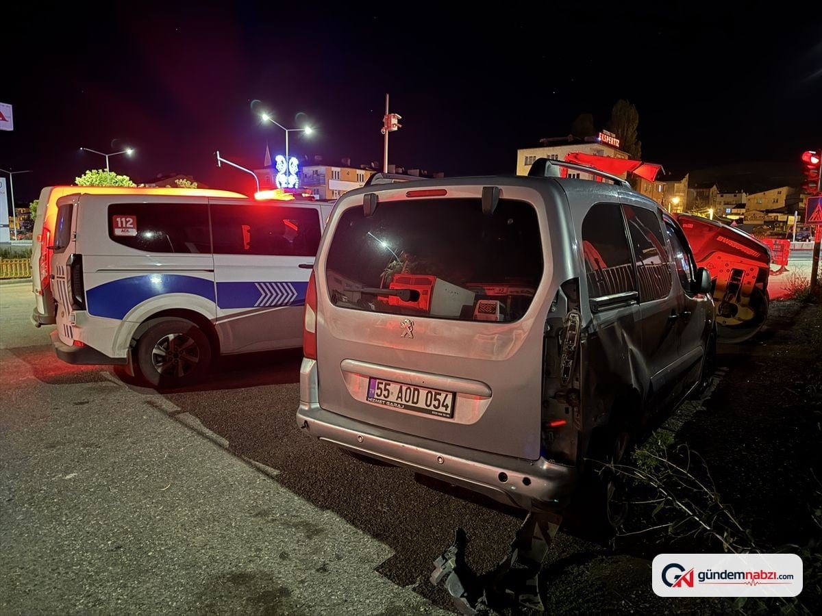 Erzurum'da hafif ticari araca çarpan motosiklet sürücüsü ağır yaralandı