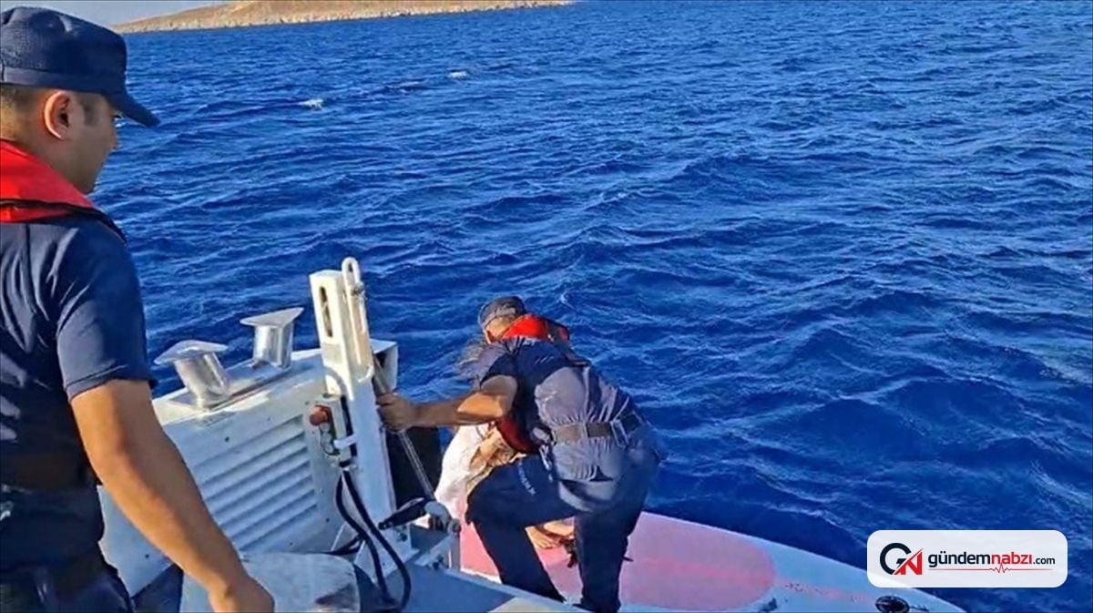 Datça açıklarında kürek sörfü yapan 2 kişi kurtarıldı