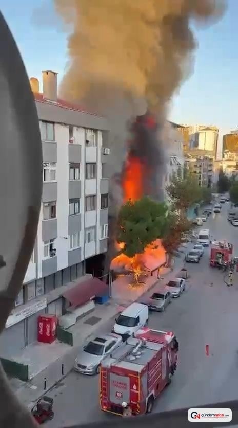 İstanbul Kartal'da Yangın: Market alev yandı