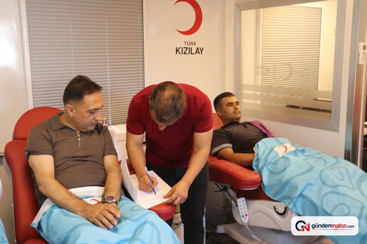 Adana'da muhtarlar kan bağışı kampanyasına destek verdi