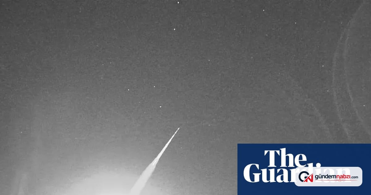 Yeni Zelanda gökyüzünde görülen iki meteor heyecan yarattı