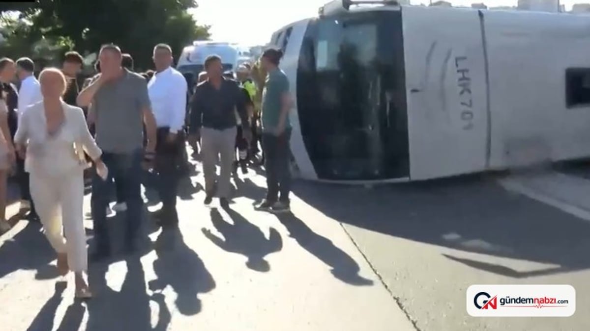 Sarıyer'de TEM Otoyolu'nda banka personel midibüsü devrildi: 13 yaralı