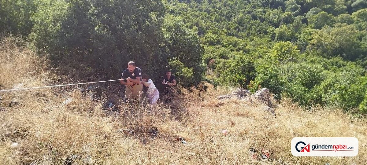 Hatay Defne'de uçuruma inen vatandaş kurtarıldı