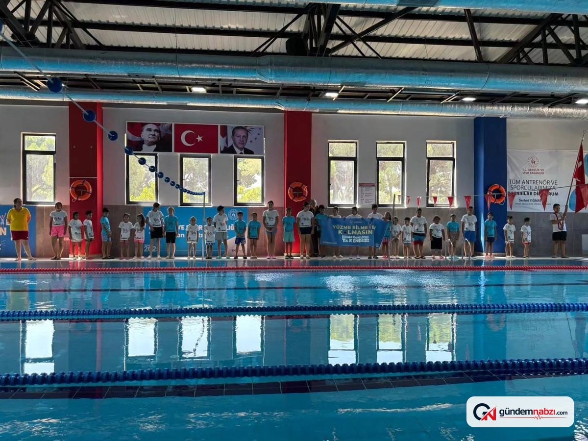Aydın Germencik'te yüzme kursunu bitiren sporcular sertifika aldı