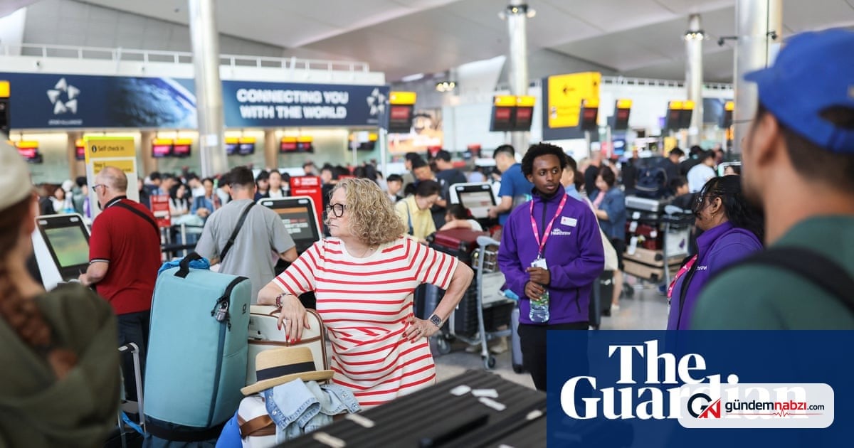 Heathrow yolcuları, havaalanının genişleme maliyetlerini karşılamak için artan ücretlerle karşılaşıyor