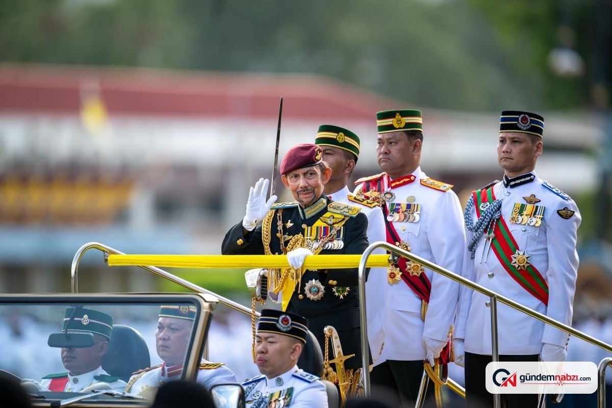 Brunei Sultanı Hassanal, Çin Savunma Bakanı Dong ile görüştü