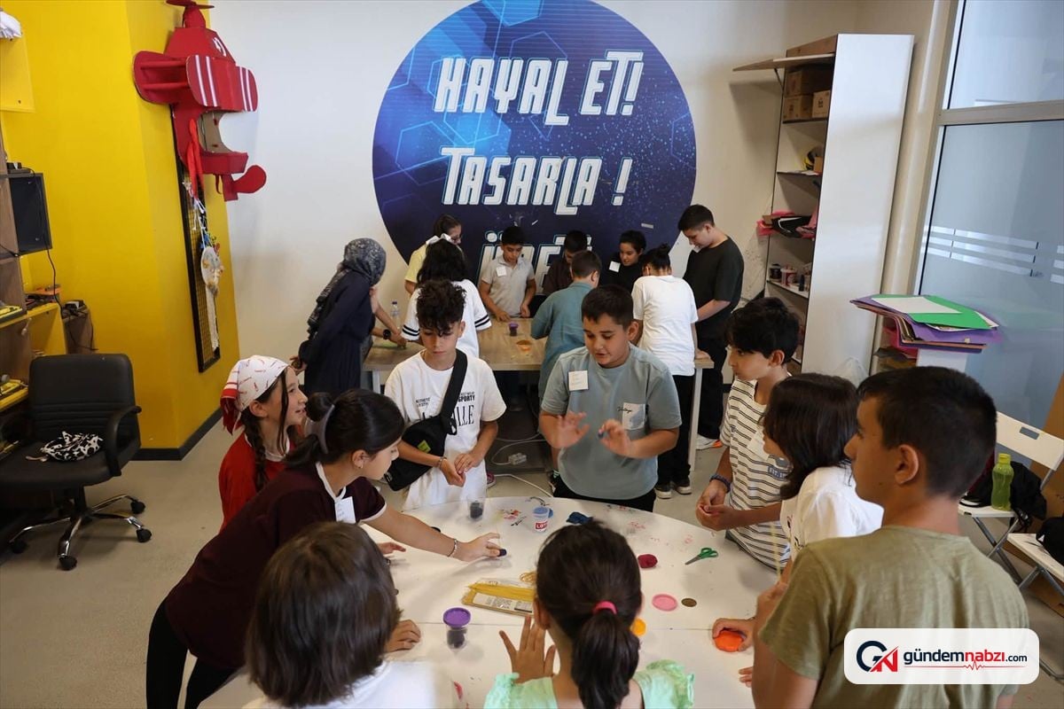 Kırıkkale'de çocuklar bilim merkezinde üretme heyecanı yaşadı