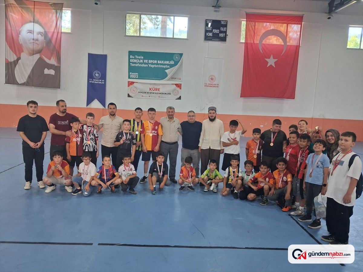 Yaz Kur'an Kursu öğrencileri futsal turnuvasında buluştu
