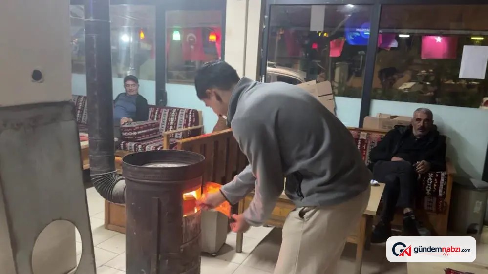 Temmuz Sıcaklıkları Altınyayla'da Sobayı yakıyor