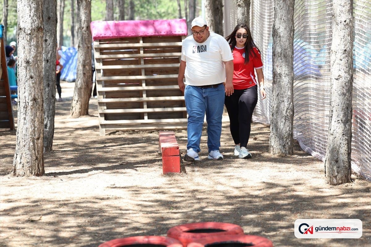 Kayseri'de özel öğrenciler kamp merkezinde doğayla buluştu