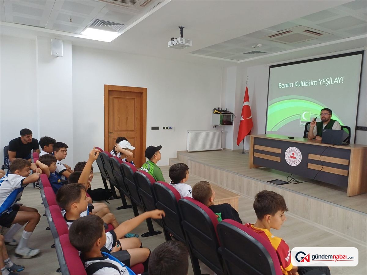 Yakakent'te öğrencilere teknoloji bağımlılığı eğitimi verildi