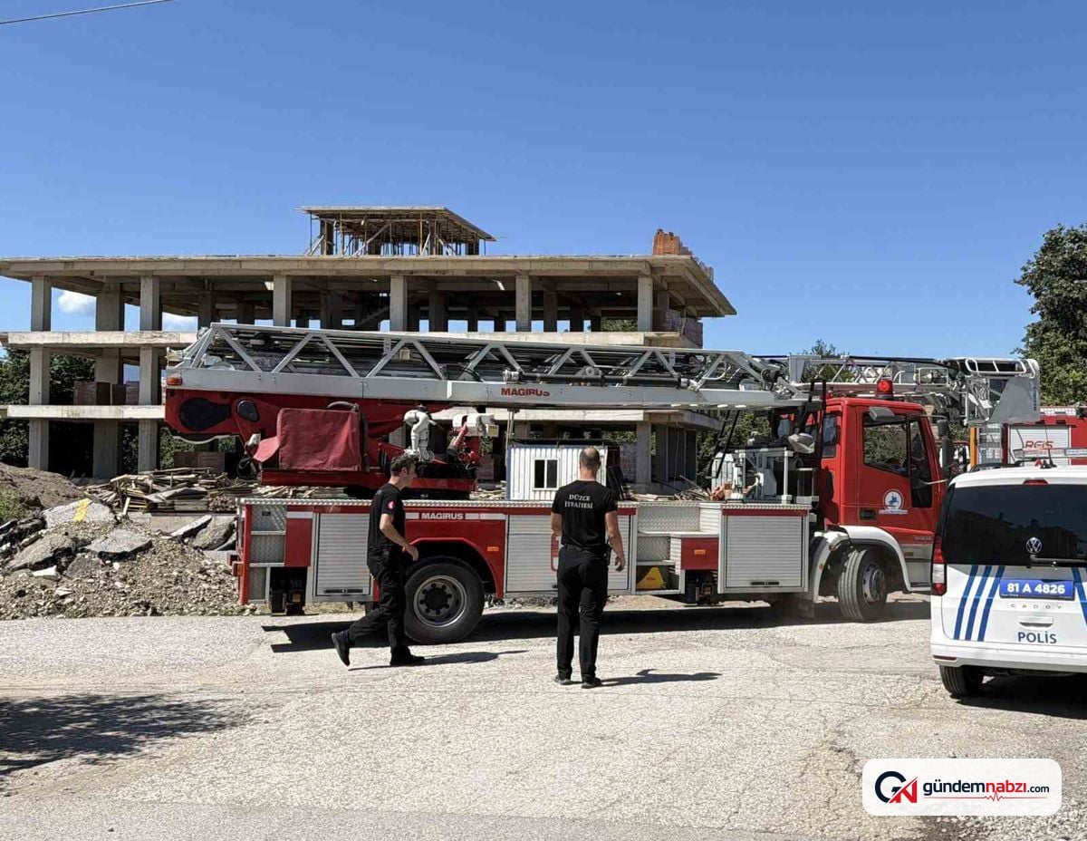 Düzce'de bunalıma giren kadın çatıya çıktı