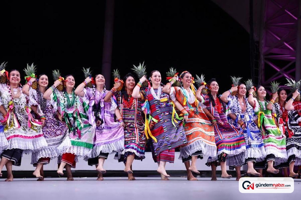 Meksika'da Guelaguetza etkinliği yerli kültürleri buluşturdu
