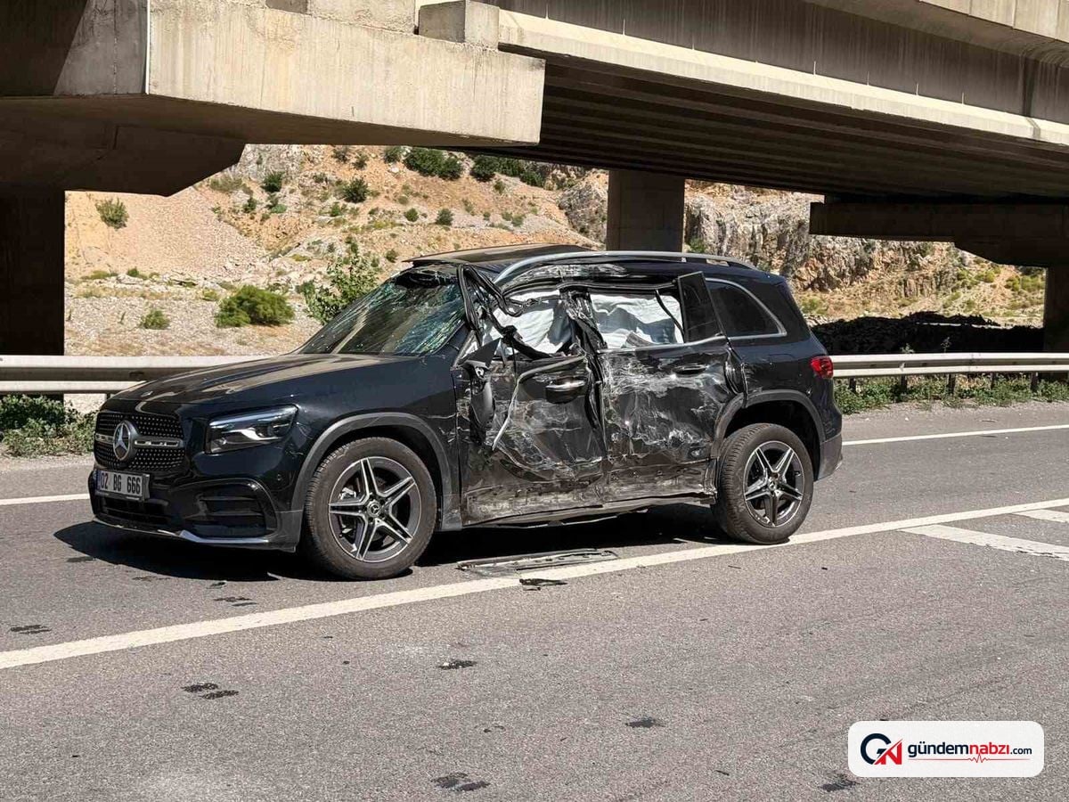 Adana'da cip ile tanker çarpıştı: 2 yaralı