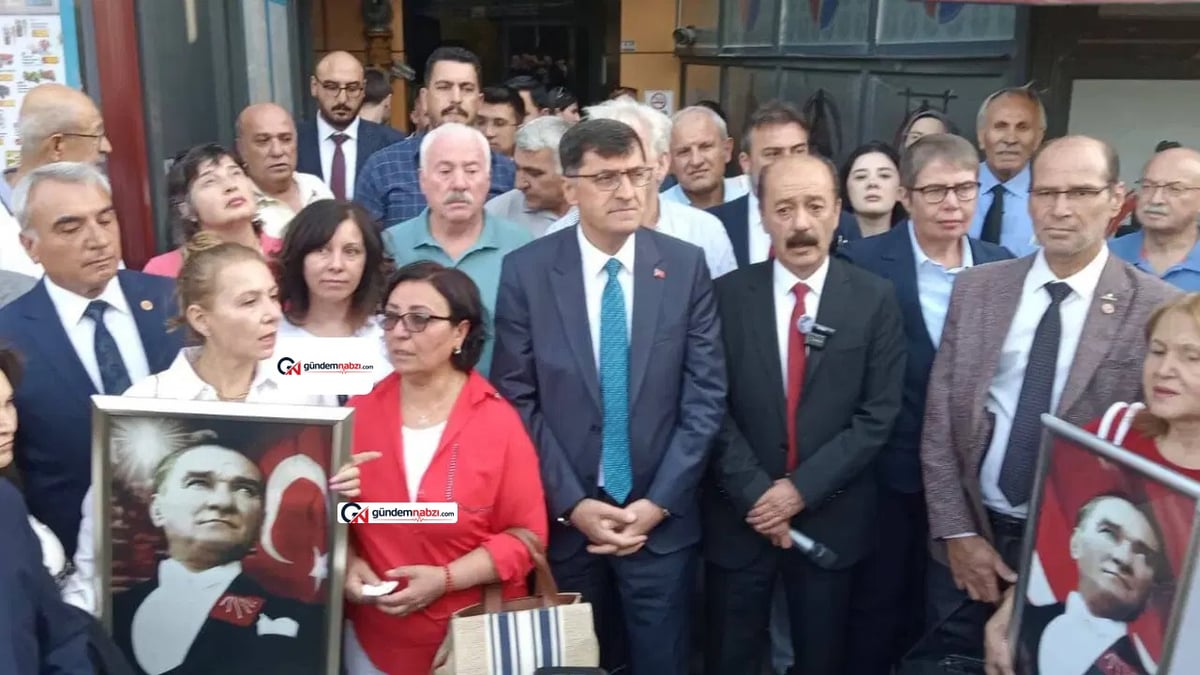 CHP'den istifalar sürerken Kütahya ve Manisa'da belediye başkanları yeni parti'ye geçti