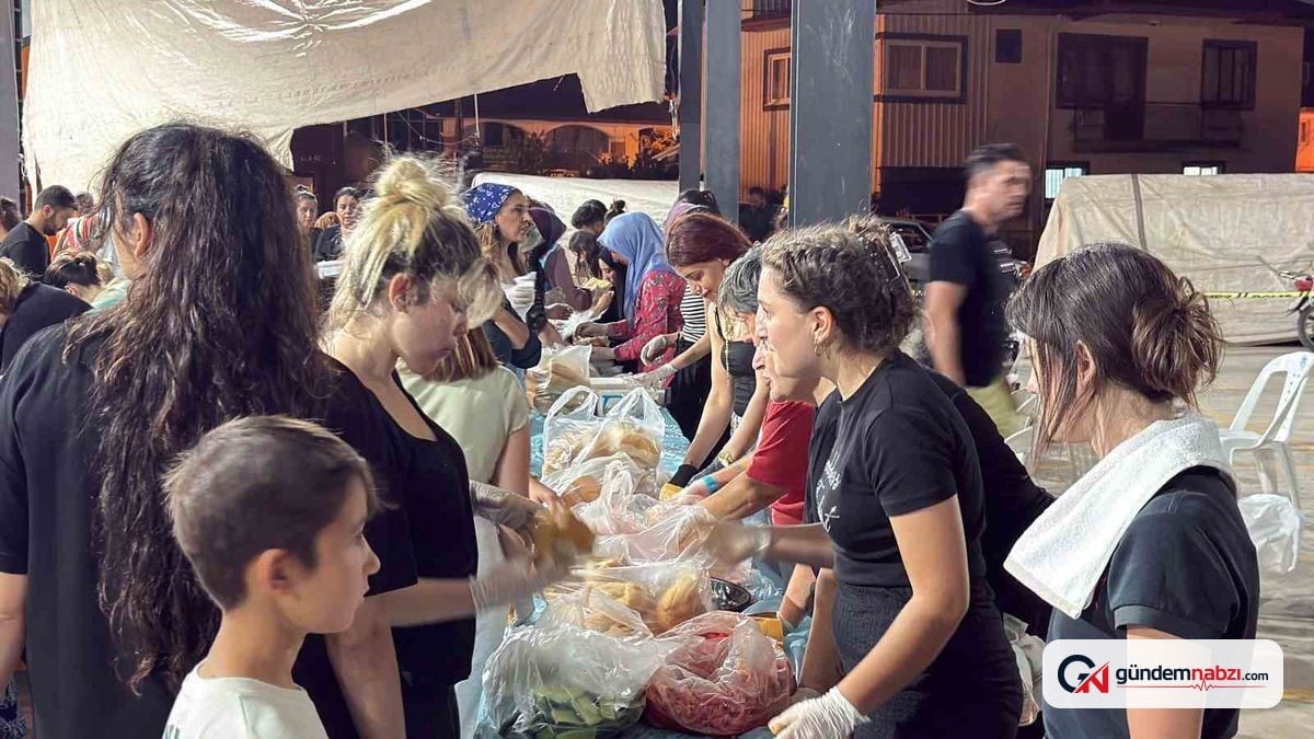Muğla'da Orman yangını yerleşim yerine ulaştı: Hayvanlar son anda kurtarıldı