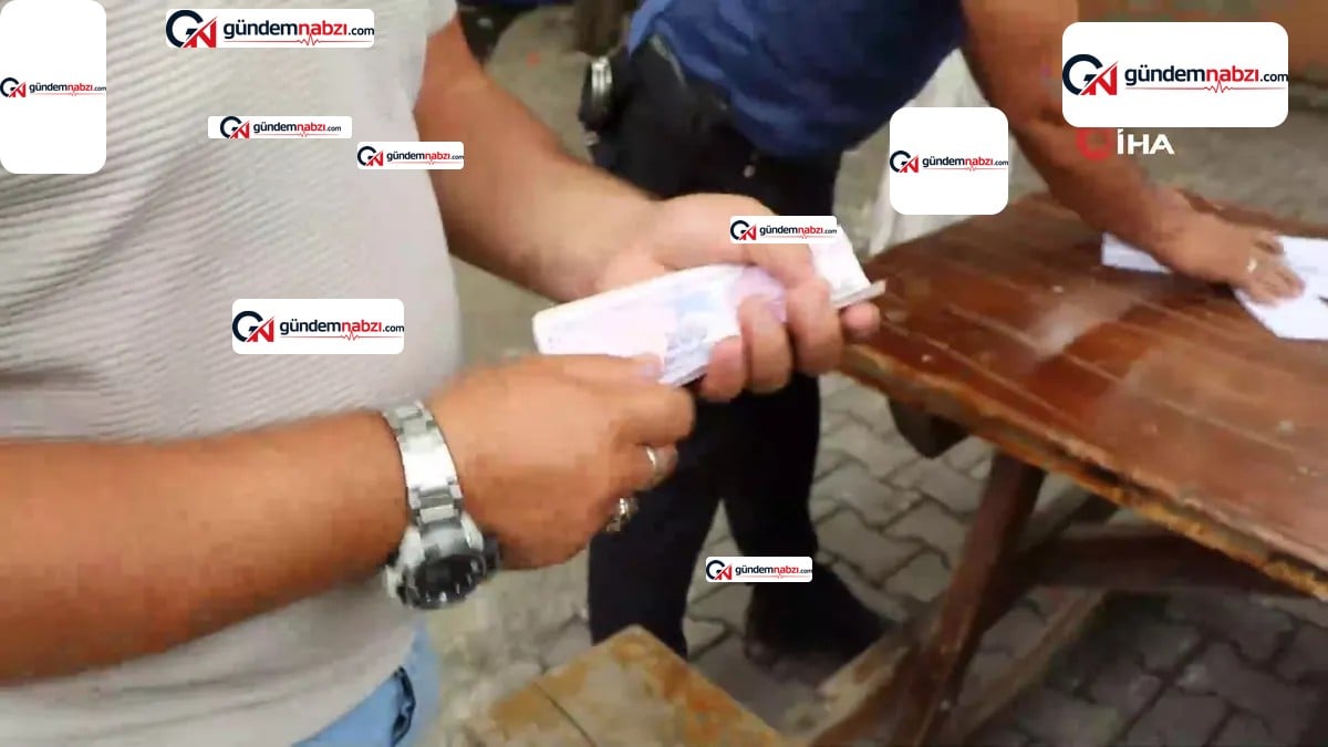 Erzurum'da gençler buldukları cüzdanı polise teslim etti