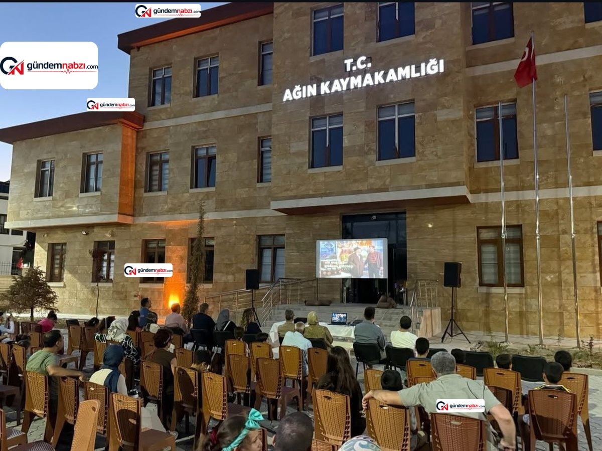 Elazığ'da açık hava sineması nostaljisi yaşatıldı